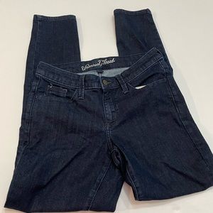 Universal Thread Blue Jeans Size 2 (26R)